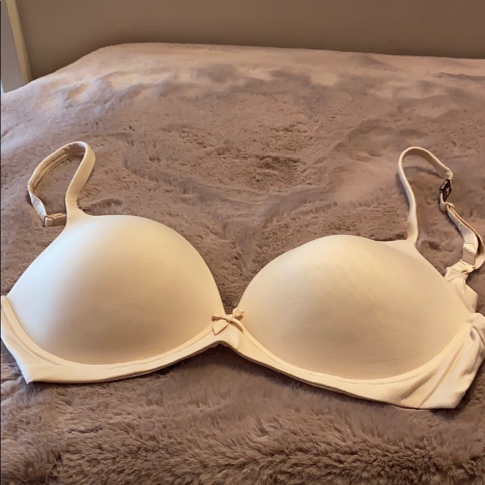 Victoria’s Secret bra (new)